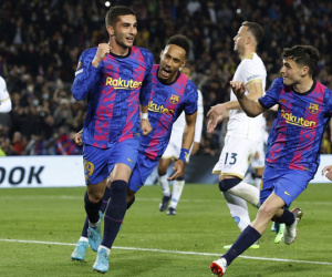 Torres vừa ghi bàn vừa làm tội đồ khiến Barca hòa Napoli