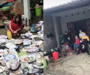 Cô dâu mặc nguyên váy dài 'bơi' trong sân bát đĩa ngổn ngang còn họ hàng nhà chồng khoanh tay đứng nhìn: Sự thật đằng sau khiến dân tình 'cạn lời'