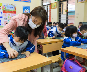 Hà Nội tạm dừng việc cho trẻ lớp 1-6 đi học trực tiếp ở 12 quận nội thành