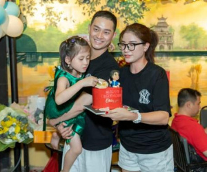 Trang Trần buồn bã khi sắp chia tay chồng Việt kiều trở về Mỹ: 'Chúng ta cần mạnh mẽ tiếp tục hành trình'
