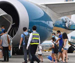 Bộ GTVT yêu cầu làm rõ giá vé máy bay đi TP.HCM tăng cao dịp Tết