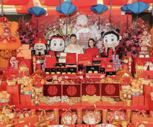 Ái nữ nhà tỷ phú Singapore tổ chức lễ ăn hỏi ngập mùi tiền, 15 thỏi vàng, đồ hiệu nhiều không đếm xuể
