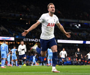 Kane ghi bàn phút 90+5, Tottenham đánh bại Man City