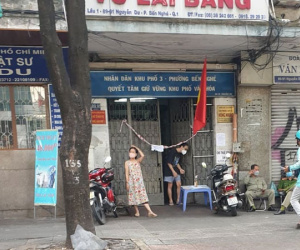 Một chung cư ở TP HCM bị phong tỏa