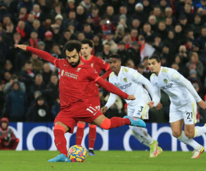 Hủy diệt Leeds, Liverpool chỉ còn cách Man City 3 điểm