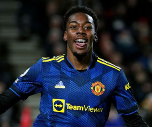 'Siêu dự bị' Elanga lại toả sáng, MU thoát thua trên sân của Atletico