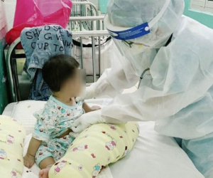 Những lưu ý cha mẹ cần chú ý khi chăm sóc trẻ mắc COVID-19