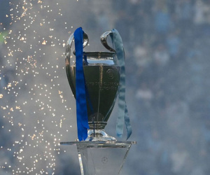UEFA đưa chung kết Cúp C1 từ Nga sang Pháp
