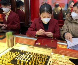 Giá vàng hôm nay 25/2: Thời điểm đen tối, vàng đắt lịch sử, 70 triệu/lượng rất gần