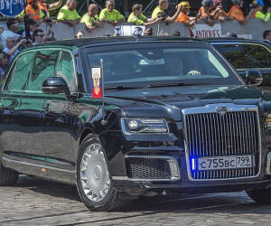 Soi siêu xe bọc thép, chống đạn Aurus của tổng thống Nga Putin