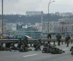 Giao tranh ác liệt, quân Nga khép chặt vòng vây thủ đô Ukraina