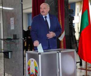 Belarus trưng cầu dân ý để tiếp nhận vũ khí hạt nhân từ Nga