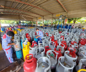 Giá gas tăng sốc, vượt 500.000 đồng/bình