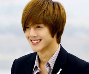 Tài tử 'Vườn Sao Băng' Kim Hyun Joong thông báo kết hôn, nhìn lại sự nghiệp ai cũng tiếc cho chàng 'Ji Hoo' của F4 ngày nào