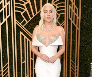 SAG Awards: Lady Gaga cùng dàn sao khoe vòng 1 táo bạo trên thảm đỏ