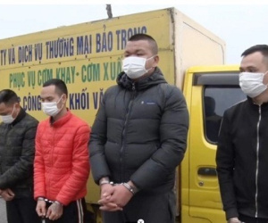 Băng tín dụng đen chặn xe bắt người rồi ép viết giấy bán ô tô và vay nợ 180 triệu đồng