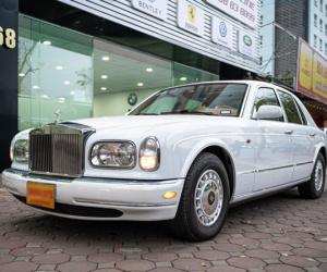 Xế cổ hàng hiếm Rolls-Royce 23 năm tuổi giá hơn 8 tỷ tại Hà Nội