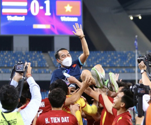 HLV Đinh Thế Nam chia tay U23 Việt Nam sau kỳ tích vô địch Đông Nam Á