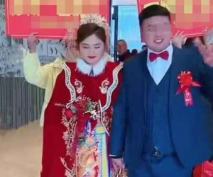 Được bố mẹ tặng của hồi môn tiền tỷ, cô dâu làm điều này trong đám cưới khiến dân mạng 'phát hờn'