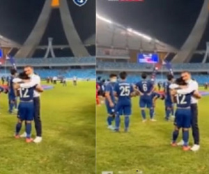 Lộ video cầu thủ U23 Thái Lan ôm HLV khóc như mưa sau khi thua Việt Nam