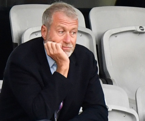Tỷ phú Roman Abramovich bị cáo buộc đang bán vội tài sản ở Anh