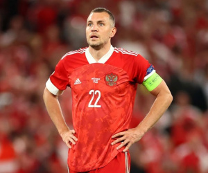 Tuyển thủ Nga đầu tiên lên tiếng sau án phạt của FIFA, đáp trả cực căng lời công kích của sao Ukraine