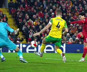 Minamino lập cú đúp, Liverpool đi tiếp ở FA Cup