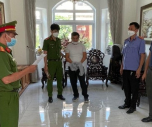 Bắt nguyên Tổng Giám đốc Cty Cổ phần kinh doanh nhà Phước Thái