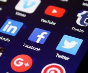Facebook, Twitter, Google thay đổi thế nào với chiến sự Nga-Ukraine?