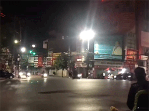 Hàng trăm thanh niên hỗn chiến giữa đêm khiến lực lượng chức năng phải nổ súng