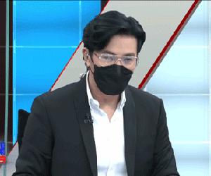 Clip viral: Nam MC thở dài bất lực vì mẹ nữ diễn viên 'Chiếc lá cuốn bay' thản nhiên nhẩm tính số tiền 21 tỷ bồi thường sau cái chết của con gái