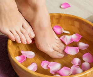 Tại sao một người đàn ông suýt phải cắt cụt chân sau khi ngâm chân vào nước nóng? Sai lầm của anh ấy, có lẽ nhiều người đang mắc phải