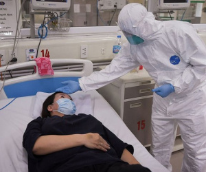 Nhóm đối tượng nào dù đã tiêm vaccine COVID-19 vẫn có nguy cơ trở nặng?