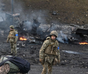 Mỹ-NATO dồn dập giao vũ khí cho Ukraine từ sân bay bí mật ở Đông Âu