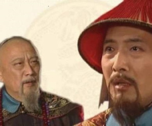 Quan tham bị phán tội chết, ngồi trong nhà lao la hét lớn một câu. Hoàng đế Khang Hi nghe thấy liền miễn chết và phục chức