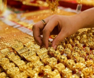 SỐC: Giá vàng 'bốc hơi' cả 2 triệu đồng/lượng trong chớp nhoáng, người mua lỗ nặng