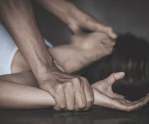 Bắt quả tang con nuôi xâm hại con đẻ ở Hà Nội
