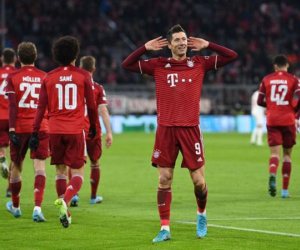 Hủy diệt Salzburg, Bayern gầm vang vào tứ kết