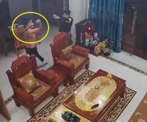 Xôn xao clip ghi diễn biến bên trong nhà vụ chém người kinh hoàng ở Bắc Giang: Nạn nhân vung dao trước?