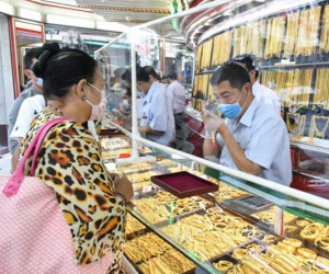 Dốc tiền dưỡng già mua 20 lượng vàng, ông bà ngồi chơi thắng đậm 300 triệu