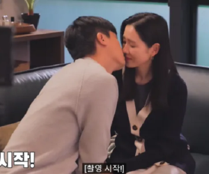 Son Ye Jin 'mất giá' khi được trai trẻ hôn trong 'Tuổi 39': Đáng yêu hết sảy, Hyun Bin chịu sao nổi!