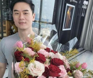 Vượt 300km trong đêm đến tặng hoa cho bạn gái, tôi bàng hoàng phát hiện bí mật giấu kín của cô ấy