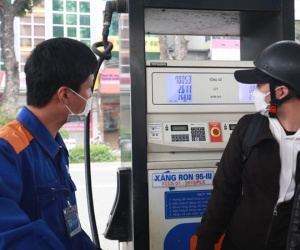 Doanh nghiệp đầu mối xăng dầu 'mở mắt' là lỗ hàng chục tỷ đồng