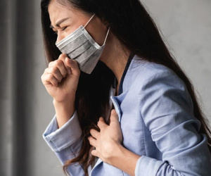 F0 ám ảnh vì những cơn ho kinh hoàng, muốn 'gãy cả xương sườn', bác sĩ chỉ cách giảm ho và đau họng hiệu quả