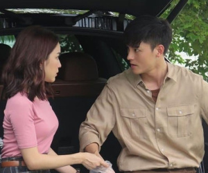Bố vợ trao 50 cây vàng ngay trong lễ cưới, thế nhưng việc làm ngay sau đó của ông khiến tôi tức giận ném ly rượu xuống đất