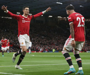 Hat-trick siêu hạng của Ronaldo nhấn chìm Tottenham