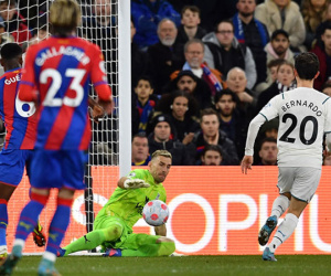 Bị 'khắc tinh' cầm hòa, Man City thổi bùng lên cơ hội cho Liverpool