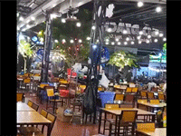 Hỗn chiến trong quán nhậu tuy nhiên hai nhân vật 'bất biến' trong clip mới gây chú ý