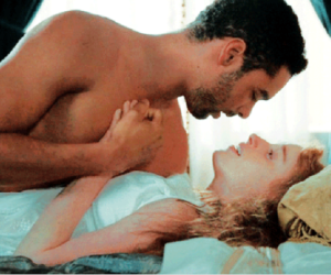 Bridgerton mùa 2 lên sóng: Jonathan Bailey kể chuyện 'thâm cung bí sử' khi đóng cảnh 18+