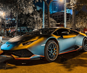 Lamborghini Huracan hơn 10 tỷ đồng tại Việt Nam độ 'bộ cánh' độc lạ